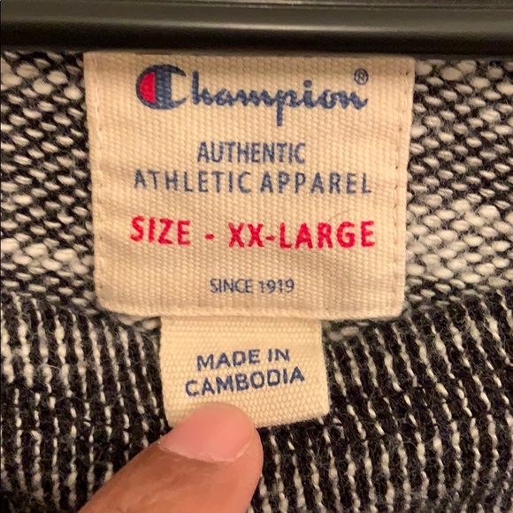 Champion gray crew neck sweater size XXL - Picture 3 of 3